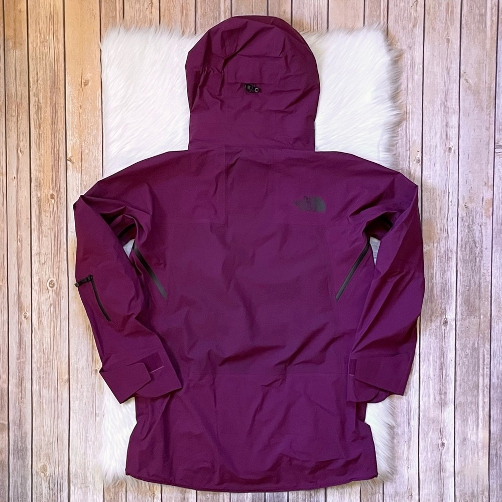 The North Face Women’s Freethinker FUTURELIGHT Steep Series Jacket - Picture 8 of 13
